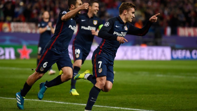 4. Антоан Гризман отново доказа колко добър е всъщност
Въпреки не особено високия си ръст, успя да вкара с глава на Барселона. След това – се нагърби и с отговорността да изпълнява дузпата. Вкара я. Той беше и човекът, към когото бе подадена топката, когато Иниеста я спря с ръка и бе отсъдена дузпата. Гризман бе въвлечен във всичко по-интересно за Атлетико. Диего Симеоне го направи дори по-добър от времето му в Сосиедад.