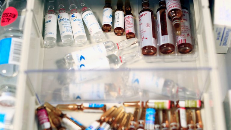 Първите от 30 000 доброволци вече приемат доза от потенциалната ваксина