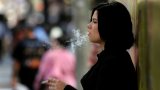 Великобритания предприема една от най-спорните реформи за забрана на тютюнопушенето