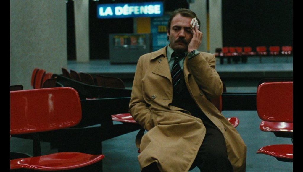 \"Правило без изключение\" (The American Friend, 1977)
Филмът е адаптация на романа на Патриша Хайсмит, „Ripley\'s Game” и е опитът на Вендерс в полето на мейнстрийм трилърите. Това, което прави режисьорът на практика, е да не се задоволява с минимал