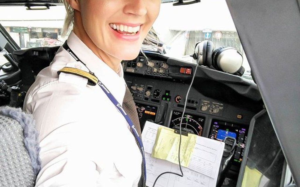 32-годишната шведка от Гьотеборг работи за Ryanair и практикува йога