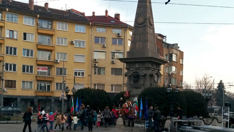 Полиция ще охранява паметниците на Апостола в цялата страна, а МВР ще ги пази с повишено внимание заради погрома над Джумая Джамия в Пловдив от миналата седмица