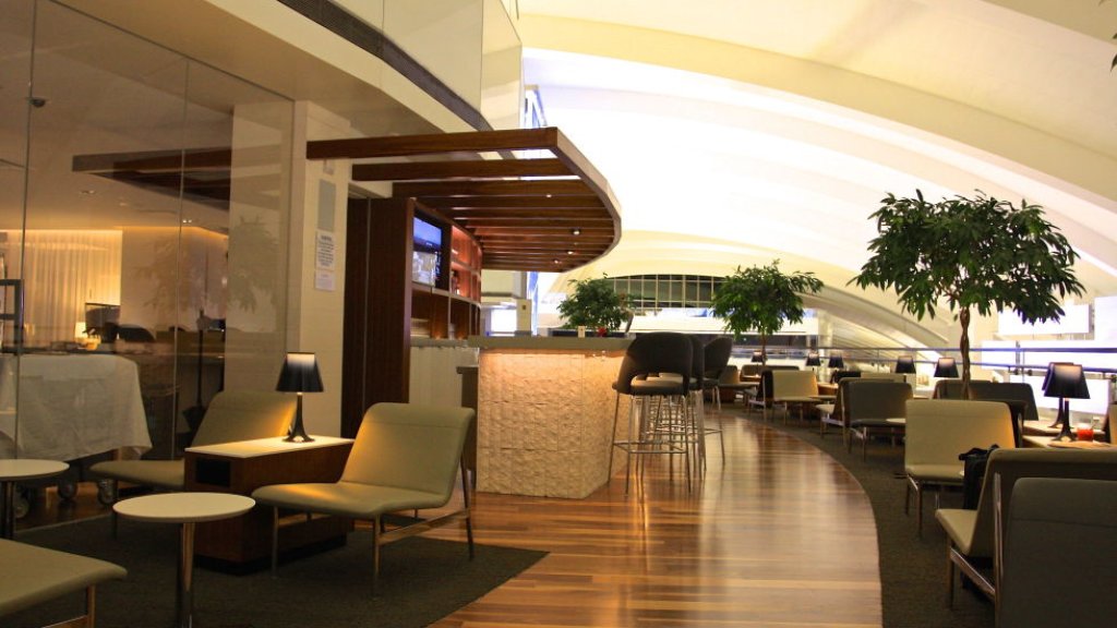 03-airport-lounge-star-alliance-lax