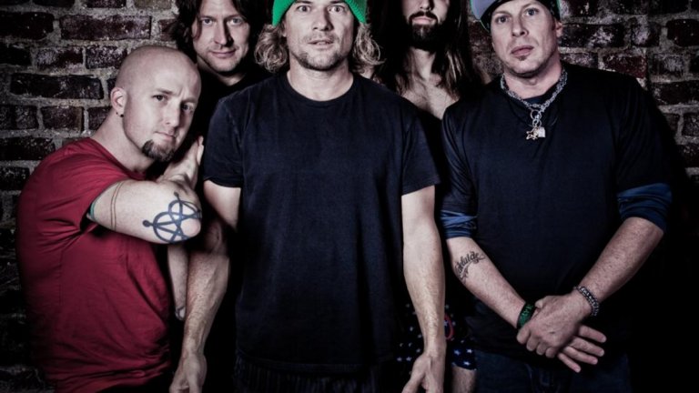 Ugly Kid Joe - Cats In The Cradle 
Cats In The Cradle е от онези песни, които най-често са бъркани, че са на друга група - в случая Guns N'Roses. А когато хората разберат, че това всъщност не са Guns, а Ugly Kid Joe, най-честата реакция е "Кои са тези въобще?". А това е достатъчно показателно само по себе си. Иначе парчето е наистина готино.