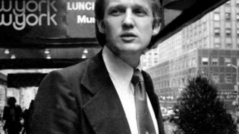 Не след дълго Доналд Тръмп печели доверието на банките и става абсолютен лидер на една огромна империя за недвижими имоти