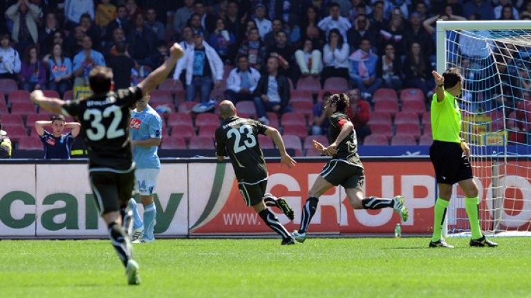 Последният мач между Лацио и Наполи през ноември 2011 завърши 0:0, а преди това през април (на снимката) имаше много голове, като в крайна сметка неаполитанците се радваха последни с победа 4:3