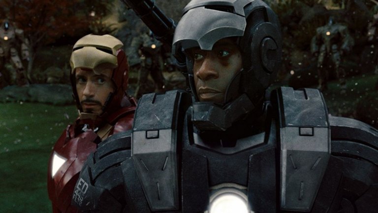 3. Iron Man 2 (Железният човек 2, 2010)

Да се опитваш да приватизираш световния мир не е лесна задача и Тони Старк разбира това. Светът вече знае, че той е Железният човек. Врагове от миналото и настоящето му се събират в опит да го свалят от пиадестала му. Тони им помага, като отблъсва дори най-близките си и се опитва да намери начин да се пребори с натравянето, което получава от системата, поддържаща го жив. Този път обаче ще намери и изненадващи съюзници.

Дебютът на Скарлет Йохансон като Черната вдовица е тук, като в този филм тя е може би най-секси. Добавете и Мики Рурк като злодея Иван Ванко (да, наистина така се казва) и пресният носител на "Оскар" Сам Рокуел и се получава малко претъпкан филм.