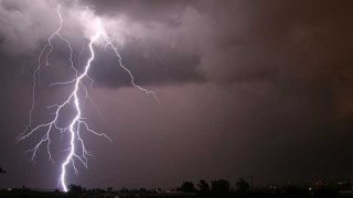 6-28-2014-lightning-cover-web-640x360