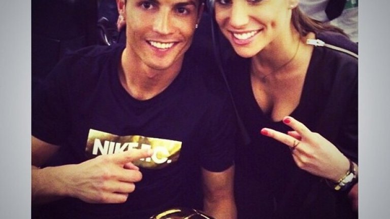 Според слуховете една от изневерите на Роналдо и била с репортерката на "Реал Мадрид тв" Лусиа Виялона