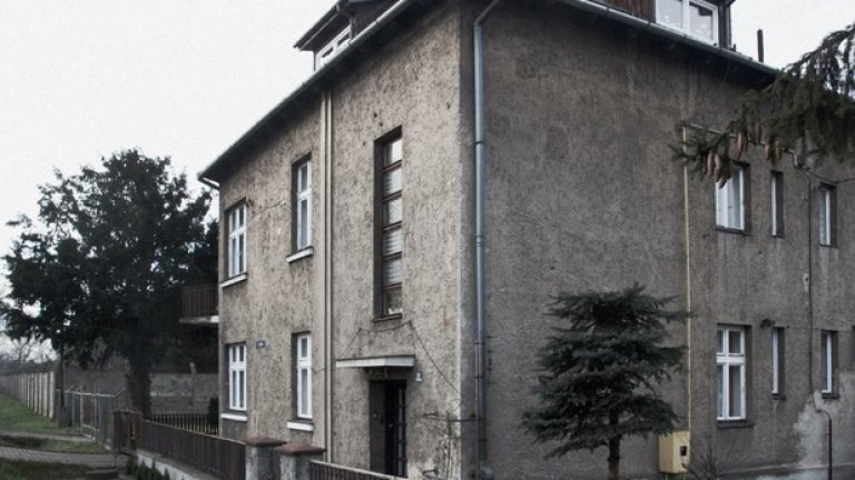 Днес това е жилищна сграда, но по времето на нацизма тук е живеел Рудолф Хьос - комендант на лагера