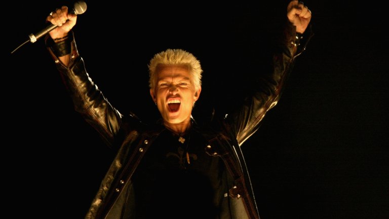 Billy Idol - Dancing With Myself 
И никой няма да ви пречи да си танцувате сами из вкъщи.