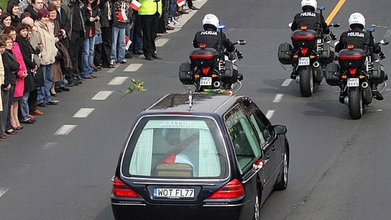 В Полша отдадоха последна почит на президента Лех Качински