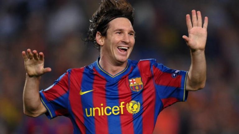 Септември 2009-а
Шестият контракт на Меси с каталунците бе за срок от седем години (до 2016-а). Той го заслужи след триумфа в Шампионската лига над Манчестър Юнайтед в Рим. Клаузата по освобождаването му пък достигна 250 млн. евро.