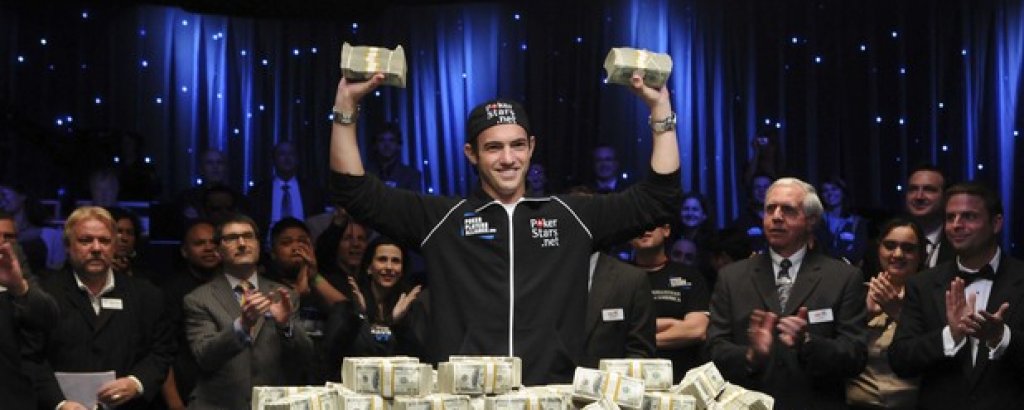 Хората, които най-добре знаят как да превръщат хобито в професия и удоволствието в пари, са именно покер-милионерите.

Запознайте се с 10-те най-богати покер-играчи в света