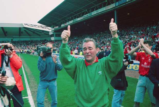 На 1 май 1993 г. Клъф се сбогува с феновете на Нотингам, след като отборът изпадна от Висшата лига, а той се отказа от футбола