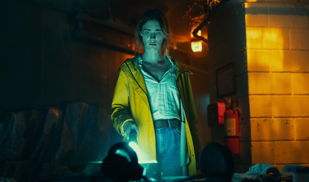 „Below“: Джош Хартнет се изправя срещу морско чудовище в новия хит на Netflix