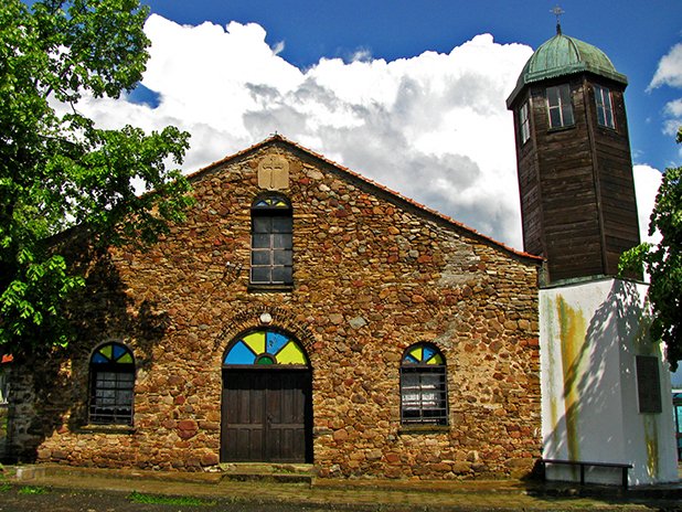 Църквата на село Българи