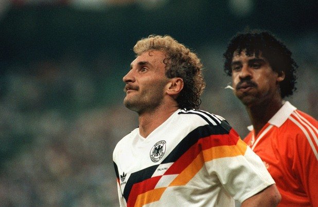 Руди Фьолер. 90 мача и 47 гола за Германия. Играл за Мюнхен 1860, Вердер, Рома, Марсилия и Леверкузен.