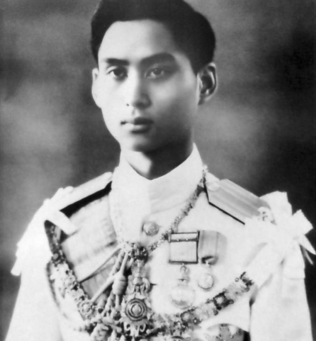 King_Ananda_Mahidol_portrait_photograph