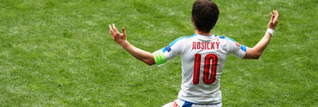 Томаш Росицки е най-старият (35 г.) и най-младият (19 г.) футболист, играл за Чехия на европейски финали.