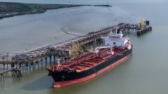 Най-малко 16 петролни танкера и търговски кораби са ударени от началото на конфликта