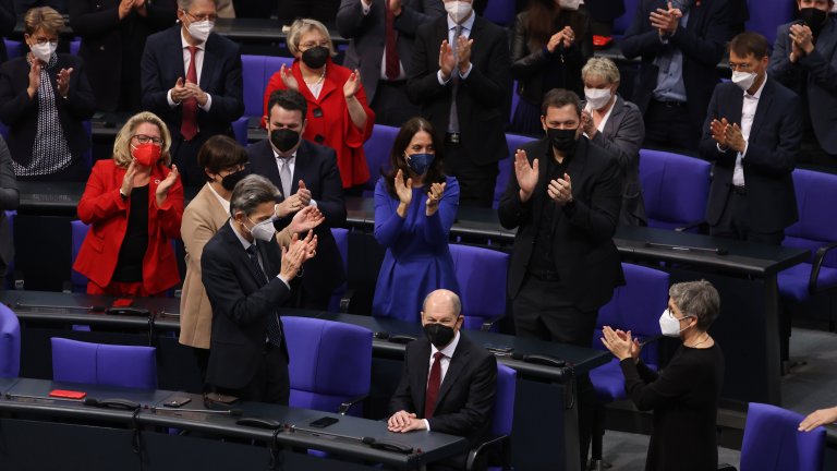 Официално: Краят на Ерата "Меркел" настъпи, време е за Олаф Шолц (Снимки)