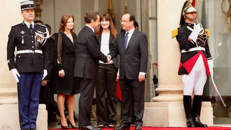 Валери беше до Оланд по време на предизборната му кампания и при встъпването му в длъжност, но вече ще напусне Елисейския дворец