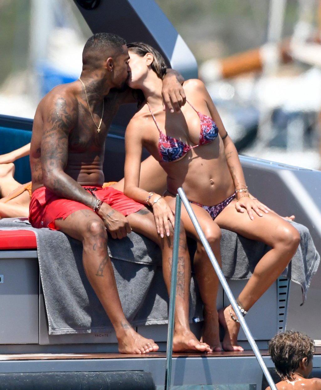 Ослепителната Мелиса Сата обясни през сълзи за развода с Боатенг