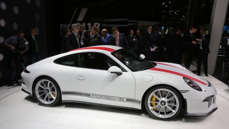 911R дебютира днес в Женева