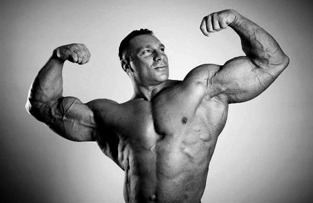 Големите мускули са здрави мускули

Има разлика в тренирането на мускулите за да бъдат големи и за да бъдат здрави. Естествено, ако някой има огромни мускули това не означава, че няма сила.
Все пак ако наредим културист до олиймпийски щангист, познайте кой ще вдигне повече килограми.
