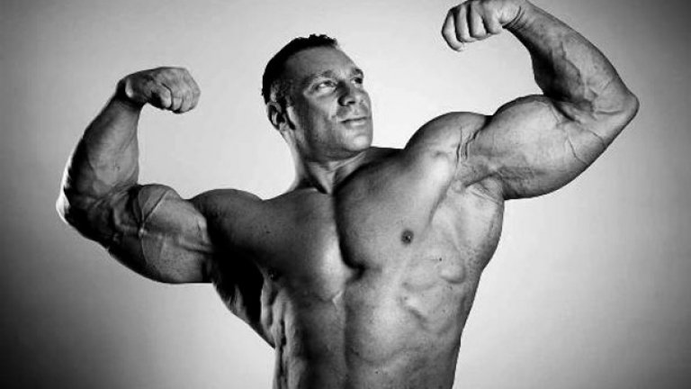 Големите мускули са здрави мускули

Има разлика в тренирането на мускулите за да бъдат големи и за да бъдат здрави. Естествено, ако някой има огромни мускули това не означава, че няма сила.
Все пак ако наредим културист до олиймпийски щангист, познайте кой ще вдигне повече килограми.
