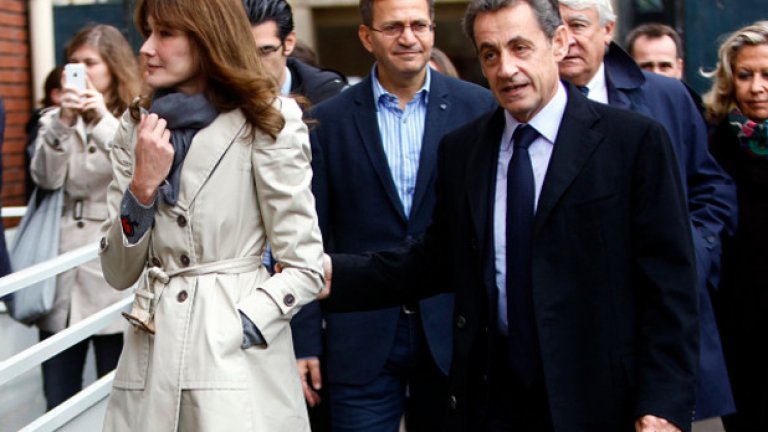 Никола Саркози и Карла Бруни - типичен пример за двойка без предразсъдъци по отношение на ръста.