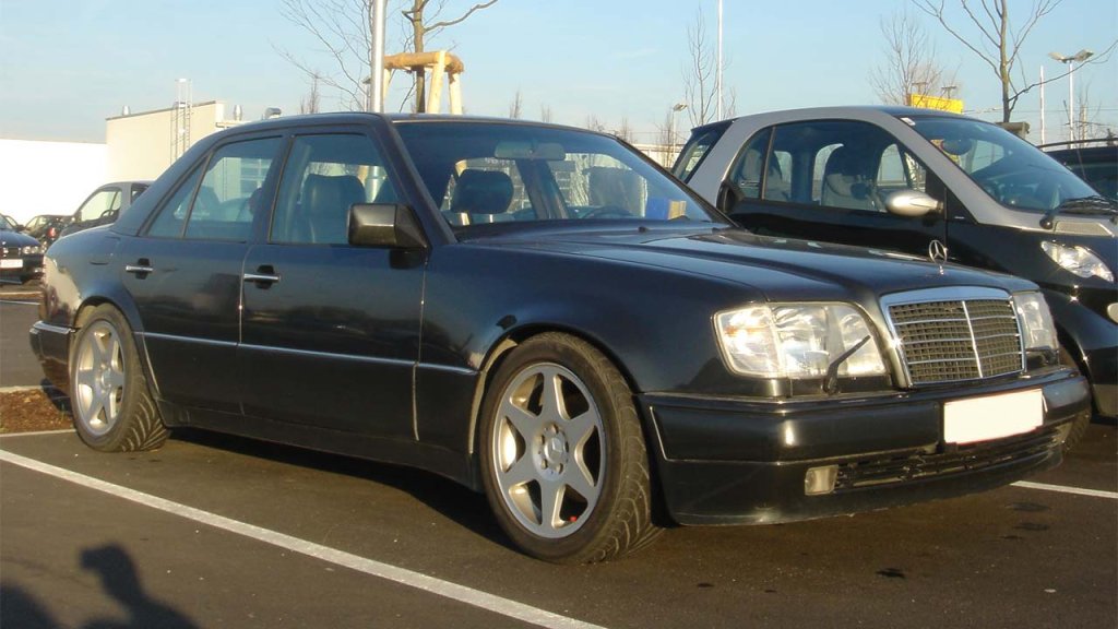 Mercedes_W124_E-Class