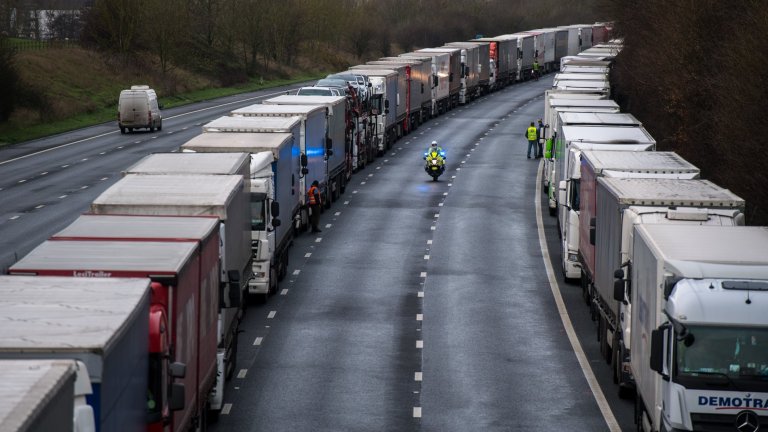 Топката в тази напрегната ситуация можеше да бъде отиграна по-елегантно