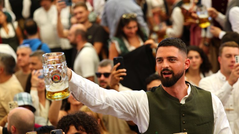 Октоберфест 2025 започна в Мюнхен (снимки)