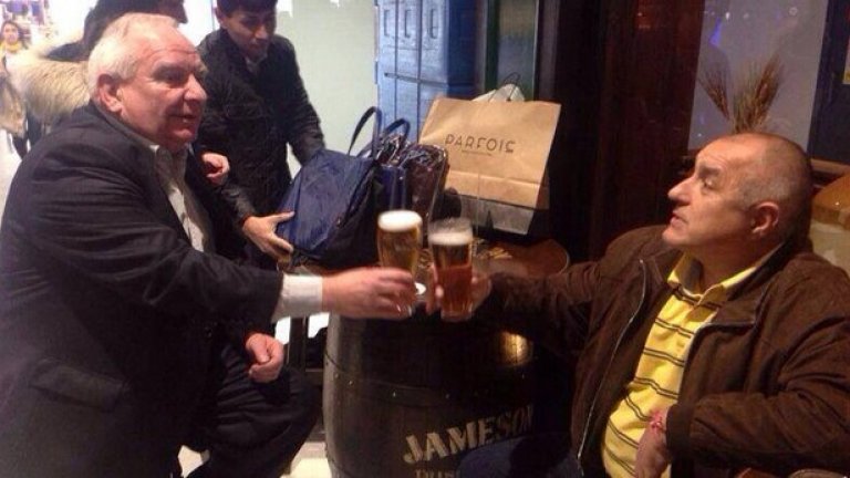 Бира или Jameson? Рекламна пауза на летището в Брюксел с "приятеля Жозеф Дол"