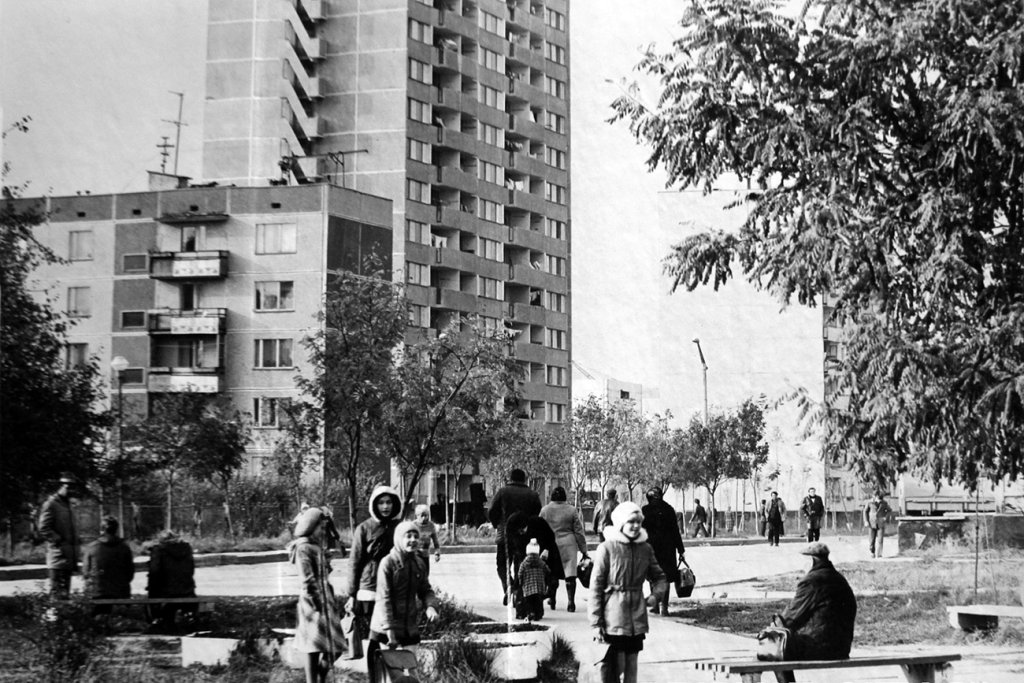Градът има капацитет да приюти 75 хиляди души. Според преброяване преди  аварията в атомната електроцентрала, градът има население 48 хиляди души (1985 г.)