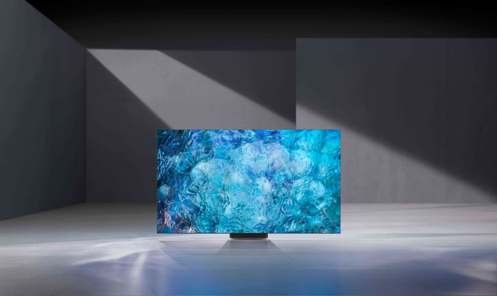 Samsung Neo QLED 4K и 8KПоследната серия телевизори на Samsung използват технология, наречена mini-LED, при която малки LED-ове се грижат за по-чистото изображение. Това означава по-дълбок черен цвят, по-ярки светлини и по-ясна картина, при която няма нежелано размиване и сенки. И, разбира се, всичко изглежда по-добре в 4K или 8K, макар и в България все още опциите в тази насока да са силно ограничени.