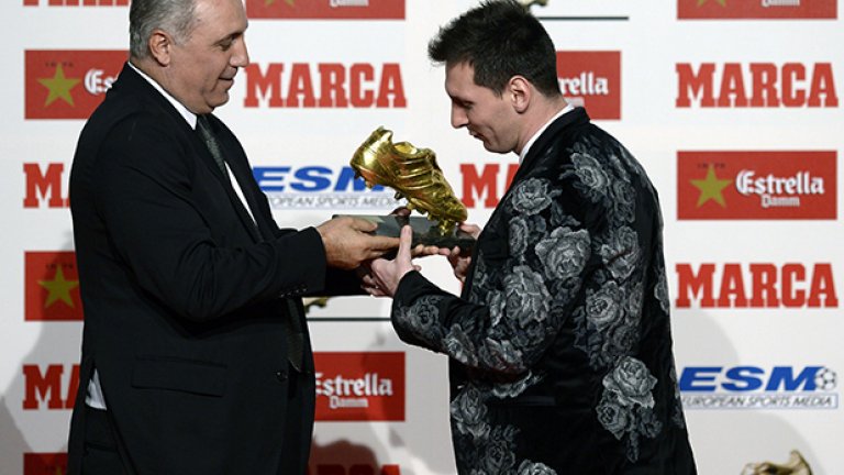 Стоичков награди Лионел Меси днес в Барселона със "Златната обувка".