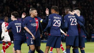 Дузпа в 98-ата минута спаси ПСЖ на "Парк де Пренс"