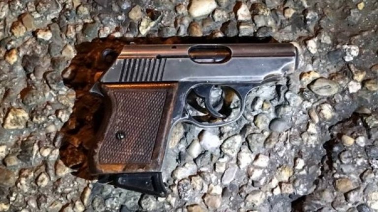 Пистолетът, с който Анис Амри, атентаторът от Берлин, е стрелял в Милано, е същият, с който е убит шофьорът на камиона