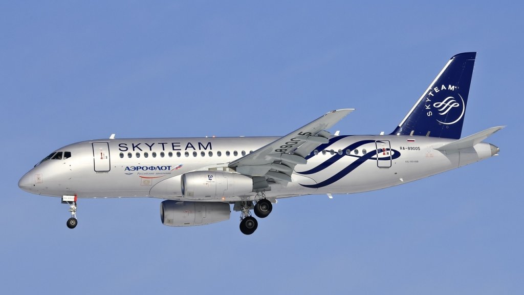 Sukhoi_Superjet_100-95_(RA-89005)