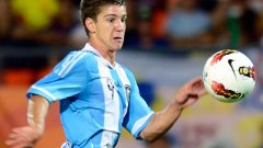 Вието е един от най-обещаващите млади аржентински футболисти. 