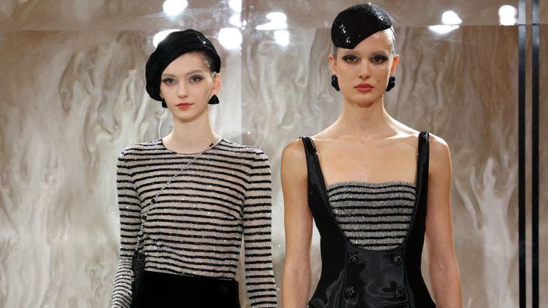 Неостаряващите класики

Колкото и нови предложения да ни поднасят колекциите на различните модни къщи, има някои евъргрийни, които и през новия сезон ще продължат да са актуални. Тук влизат класическите жилетки, изчистените пуловери с поло яка, дънките с права кройка, вълненото палто с ревери. Те са гаранция, че винаги ще изглеждате добре и елегантно независимо от сменящите се естетики.