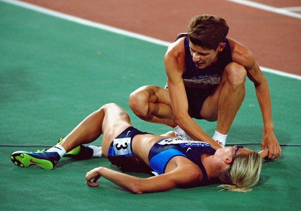 Падането и метри преди финала в Сидни преди 15 години трогна американците, но се оказа, че тя е разиграла сценка, защото не е вярвала, че може да спечели.