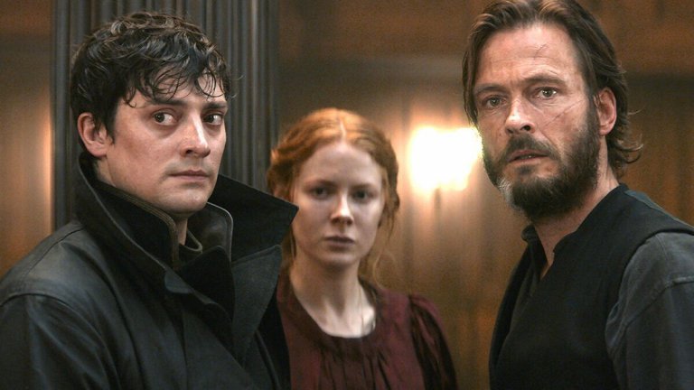 1899
Всичко звучеше чудесно - нов сериал от създателите на немския хит Dark, заплитаща се пред очите ни мистерия, разнообразни персонажи. И тъкмо когато разкритието дойде - повдигайки още много въпроси - стана ясно, че няма да видим повече от 1899. 
Първият сезон се появи преди малко повече от година, но в началото на 2023 г. Netflix дръпна шалтера на сериала. Нищо - ако ви се гледа добре написана мистерия и нямате против финал, който затваря един сюжет, но отваря друг, все още може да пробвате 1899.