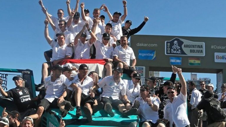 Де Рой и Iveco удържаха много ценна победа при камионите