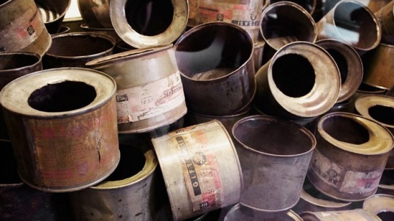 Отровата, която започва да се ползва за масово унищожаване Циколн В.  4 кг. са  достатъчни, за да убият хиляди хора. Само за годините 1942/3 са доставени 20 тона.