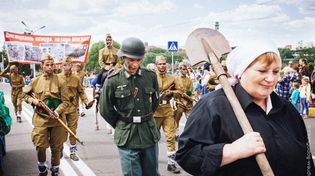 Поводът за "военния" парад се оказа двоен празник - денят на Раменское и денят на Русия