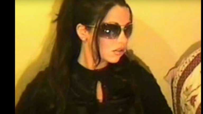 Кадър от един от първите клипове на Ривера, по-позната с ника VenetianPrincess. Чрез YouTube тя се сдобива със световна слава още през 2006-а.